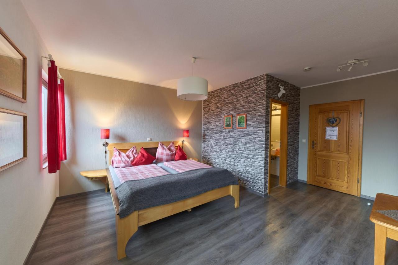 Landhotel Brauner Hirsch Kammerforst Kültér fotó