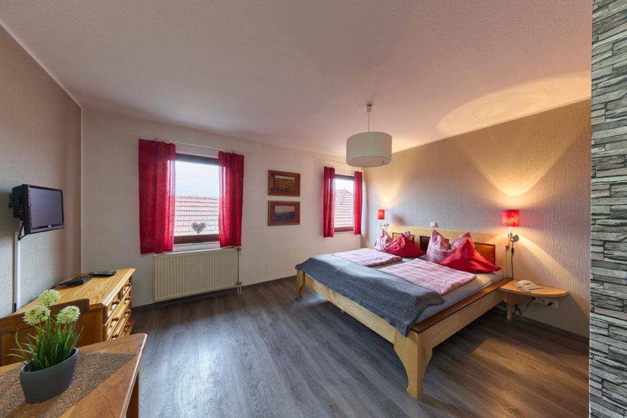 Landhotel Brauner Hirsch Kammerforst Kültér fotó